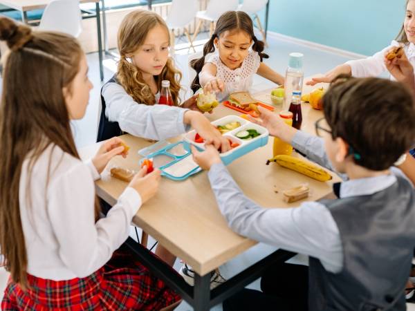 Co na śniadanie do szkoły? Lunch, którym będzie zajadać się największy niejadek