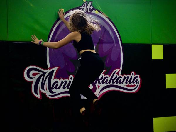 Mania Skakania trampoliny&park linowy