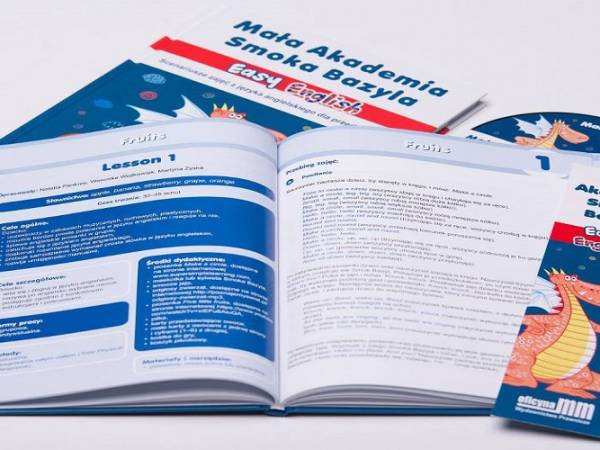 Publikacja Easy English z serii „Mała Akademia Smoka Bazyla”
